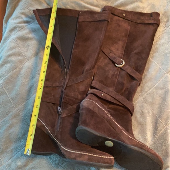 Women’s Me Too Tall Suede Wedge Boot Size 8.5M - Picture 2 of 2